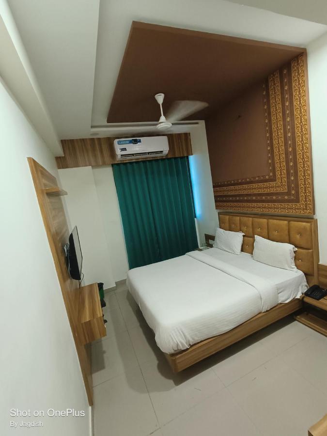 Hotel Asopalav 간디나가르 외부 사진