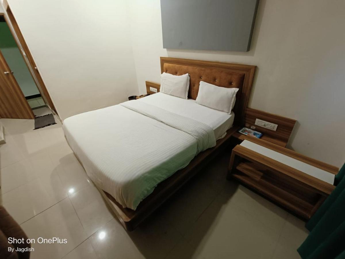 Hotel Asopalav 간디나가르 외부 사진