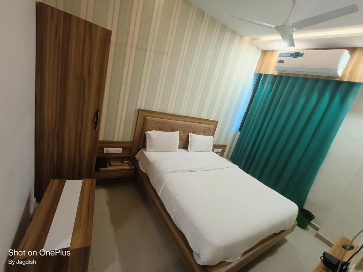 Hotel Asopalav 간디나가르 외부 사진